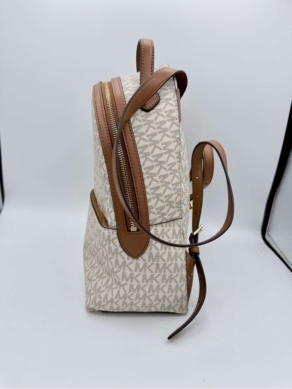 Michael Kors Jaycee Medium Backpack Vanilla Signature Logo Luggage Trim - Picture 4 of 10